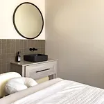 3002 Downtown Miami Apt In Front Of Kaseya Center With Gym And Pool